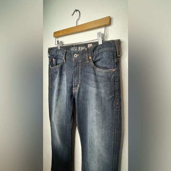 Guess Jeans Men’s The Cliff Boot-Fit Denim distressed W/ Pockets - Picture 8 of 8